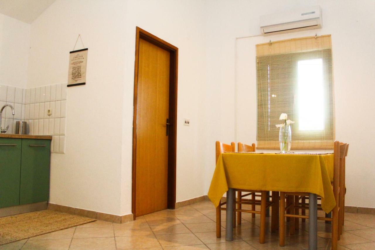 Apartment 20 Sveti Filip i Jakov Exterior photo